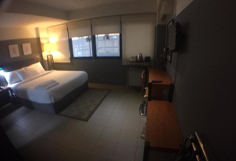 Escape At Sathorn Terrace: Boutique Bed And Breakfast 13