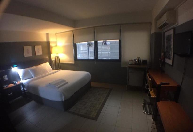 Escape At Sathorn Terrace: Boutique Bed And Breakfast 16