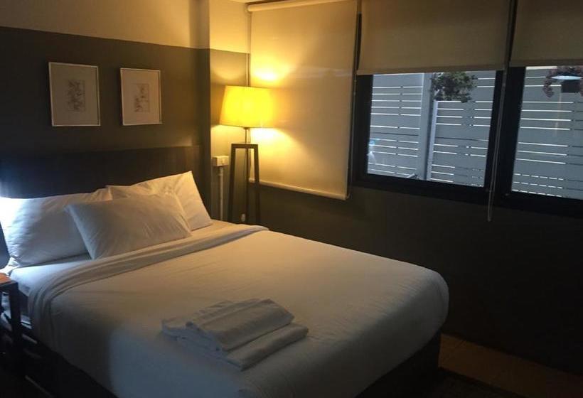 Escape At Sathorn Terrace: Boutique Bed And Breakfast 17