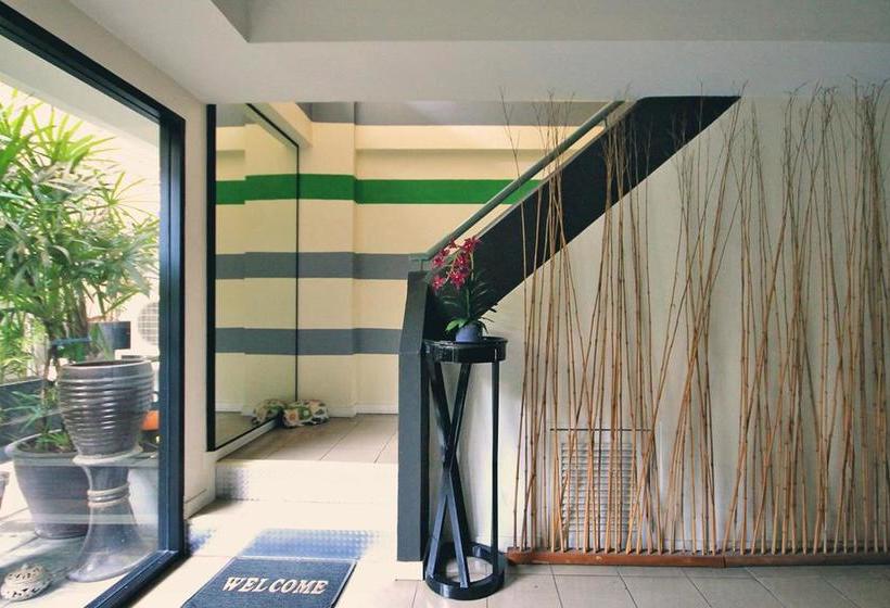 Escape At Sathorn Terrace: Boutique Bed And Breakfast 3