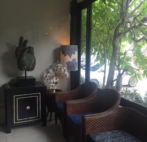 Escape At Sathorn Terrace: Boutique Bed And Breakfast 7
