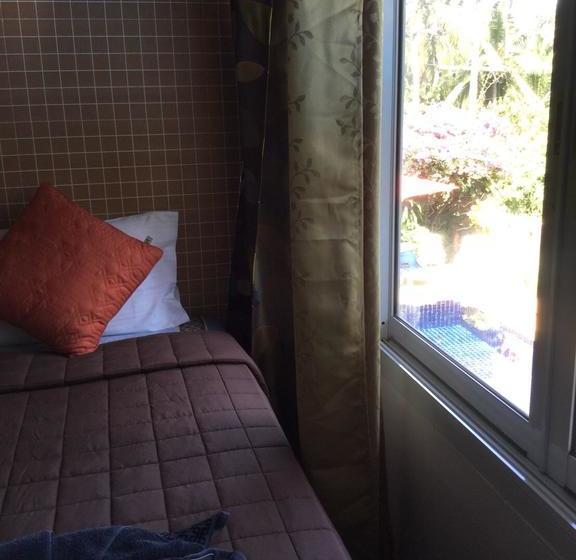 Ananas Samui Hostel 13