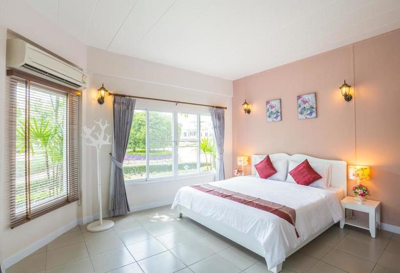 Villa Reina Resort 17