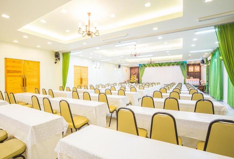 Villa Reina Resort 20