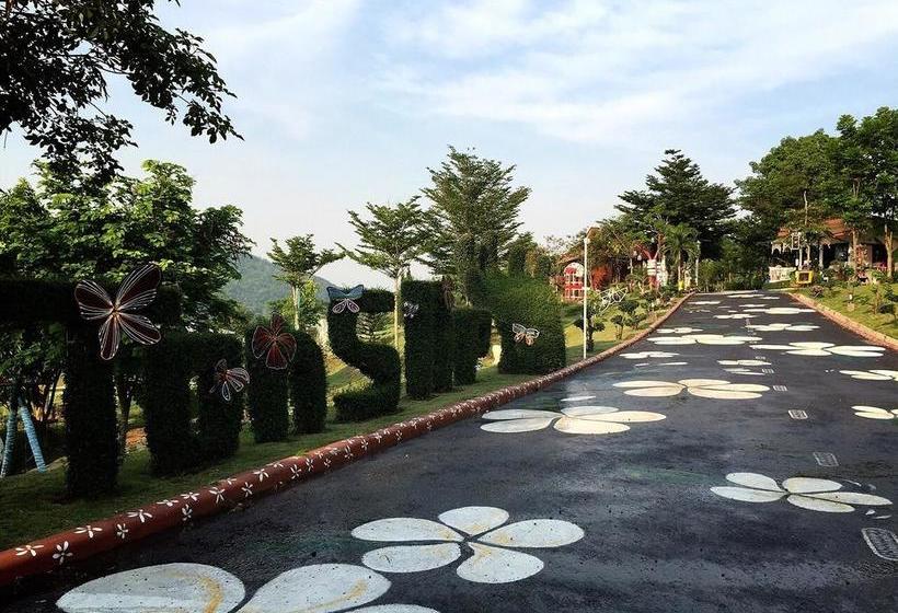 Resort Tonsilp Art Home 18