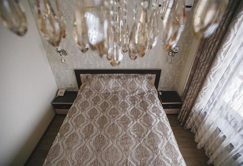 Hotel Kavkazskaya Plennitsa 12