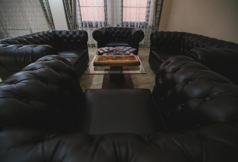 Hotel Kavkazskaya Plennitsa 5