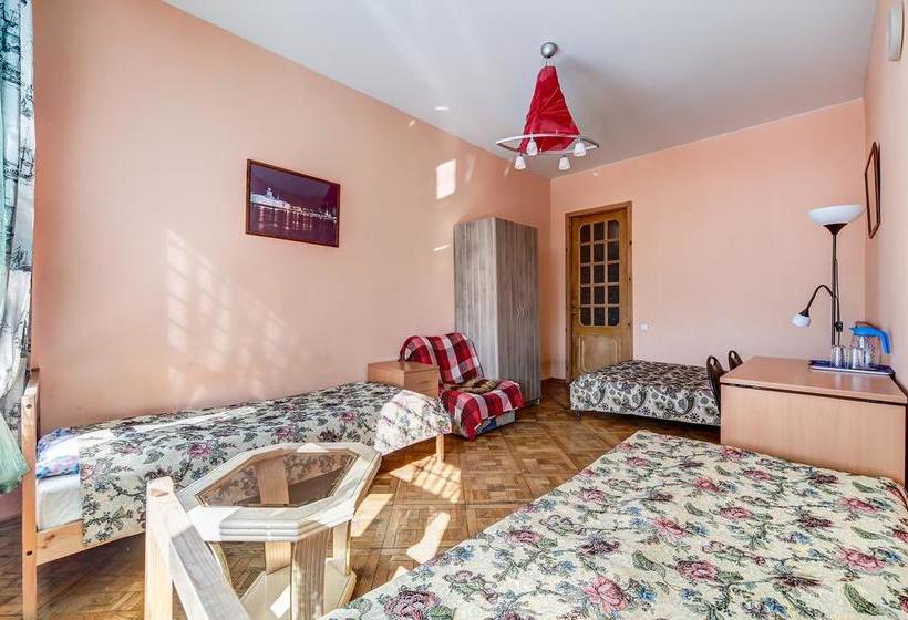 Hotel Alye Parusa Kronverksky 4