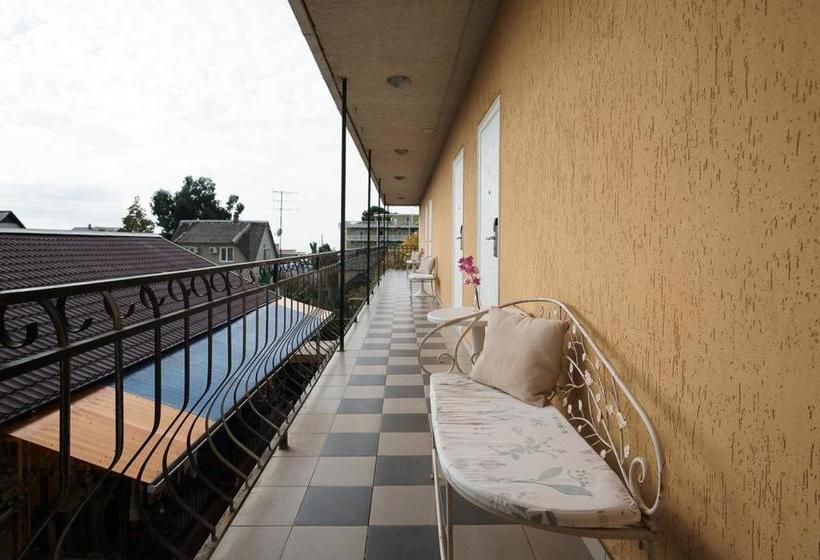 Hotel Villa Deja Vu 4