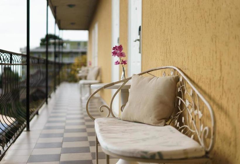 Hotel Villa Deja Vu 5