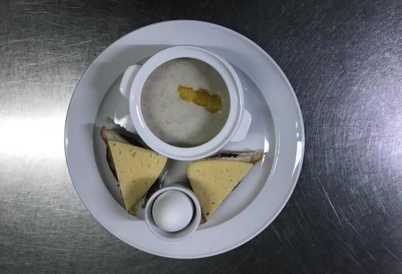 Hotel Alye Parusa 12