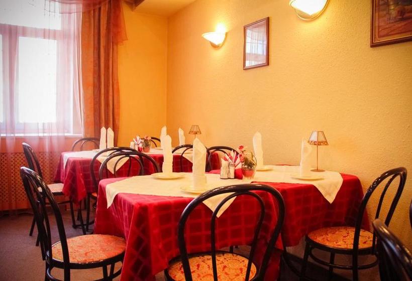 Equator Hotel Samara 14