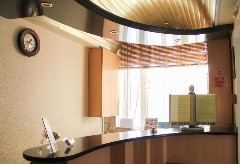 Equator Hotel Samara 16