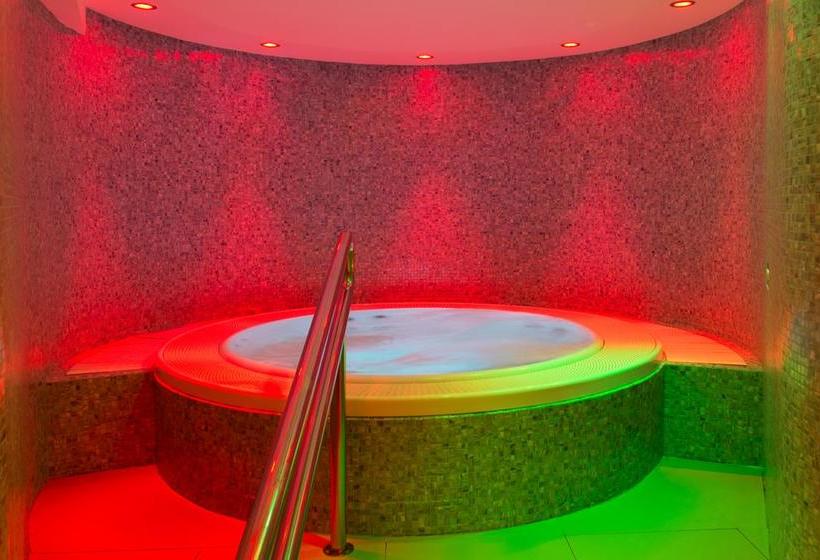 Domina Hotel Novosibirsk 4