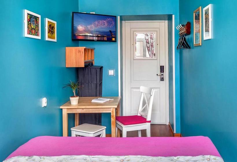 Hostel Friends On Vosstaniya 11