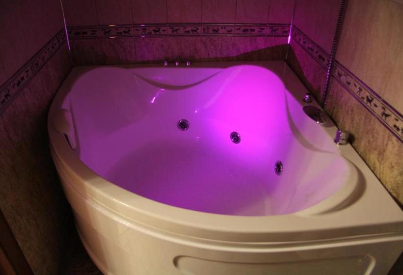 Capital Hotel Na Sennoy 4