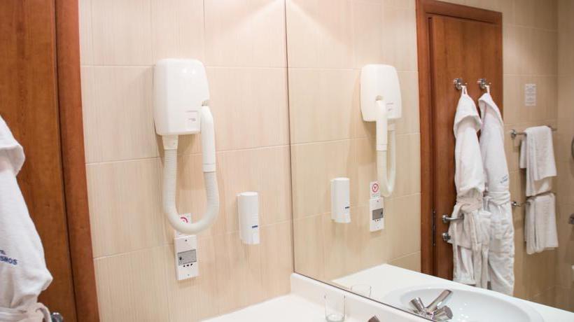 Cosmos Club Hotel 10