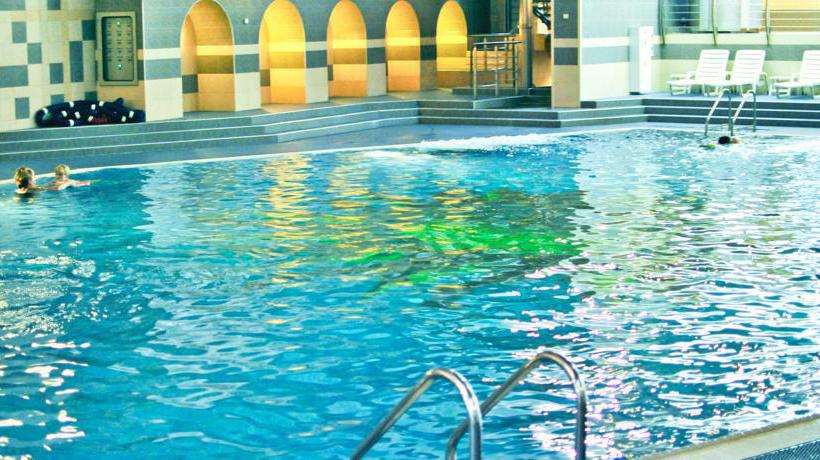 Cosmos Club Hotel 12