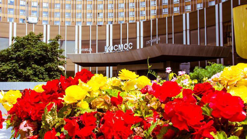 Cosmos Club Hotel 15