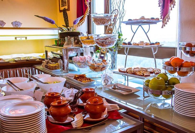 Cosmos Club Hotel 19