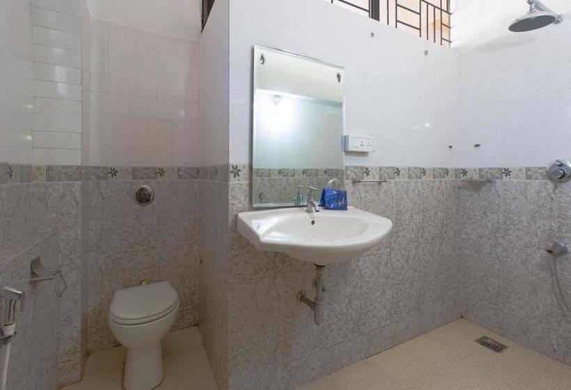 Hotel Oyo Premium Baga Titos Lane 17