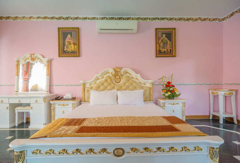 Hotel The River Palace 8