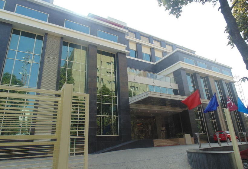 Hotel P L Palace Lords Inn Agra