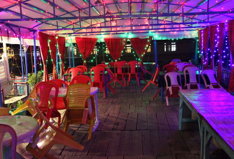 Hotel Aziz Palace Group Of Houseboats 16