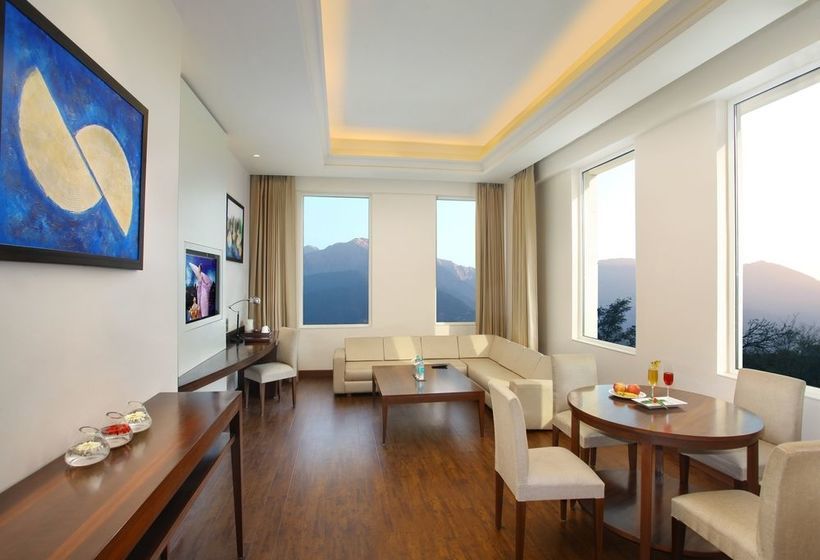 Hotel Seyfert Sarovar Portico 11