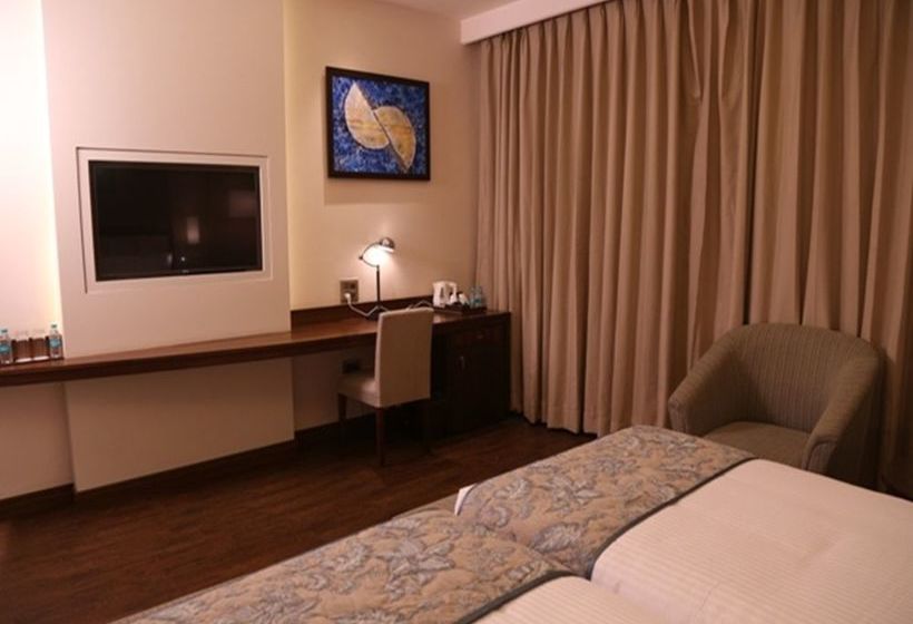 Hotel Seyfert Sarovar Portico 8