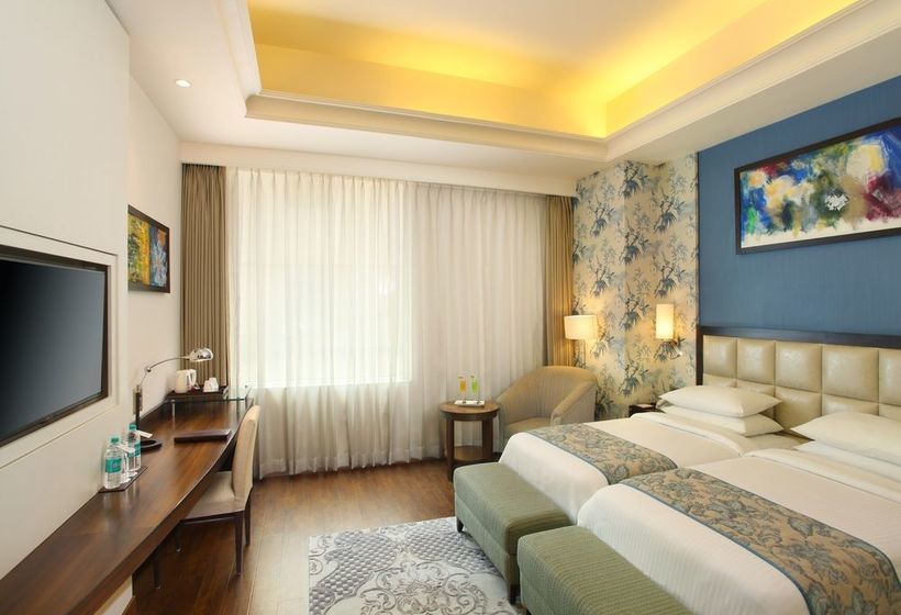 Hotel Seyfert Sarovar Portico 9