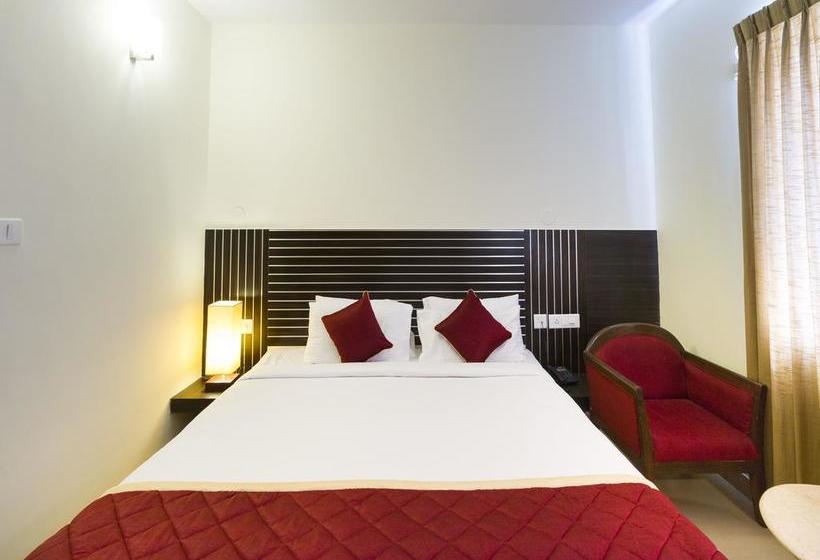 Hotel Oyo Rooms Majestic Kg Road 9