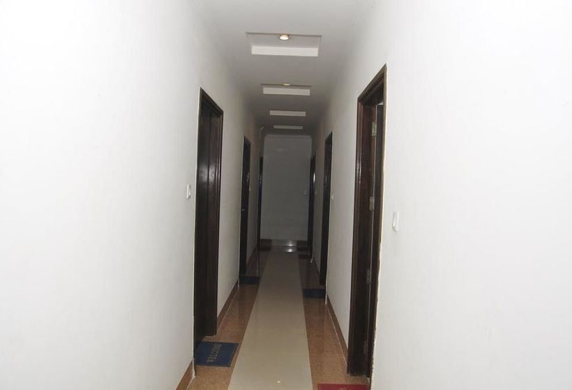 Hotel Oyo Rooms Bus Stand Chowk 19