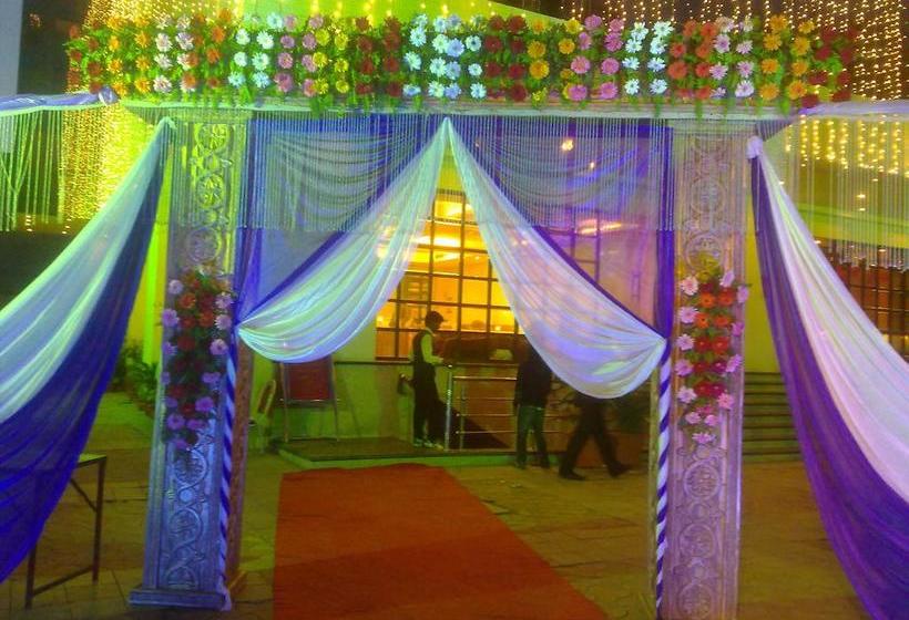 Hotel Golden Orchid 12