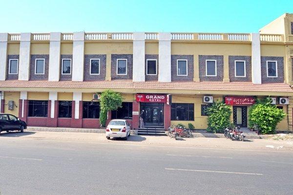 Hotel Grand Punjab