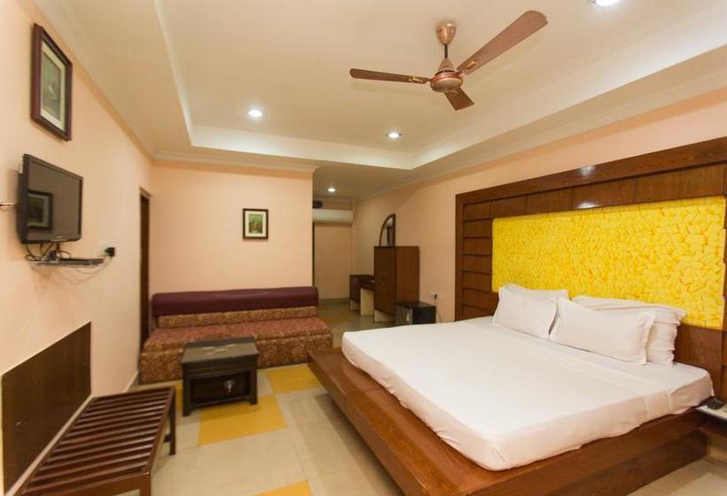 Hotel Vijoya International 8