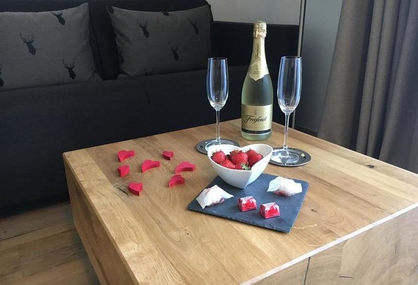 Angelikas Hotel Garnis 10