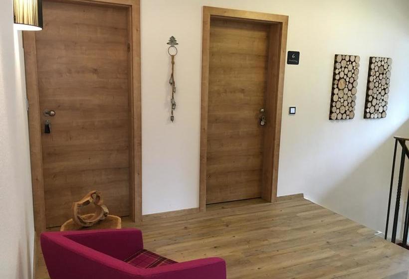 Angelikas Hotel Garnis 11