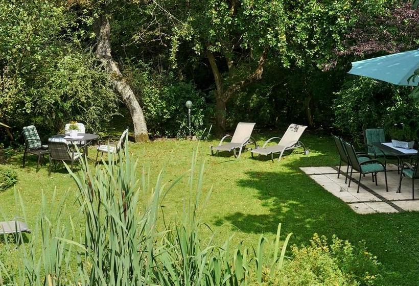 Angelikas Hotel Garnis 13