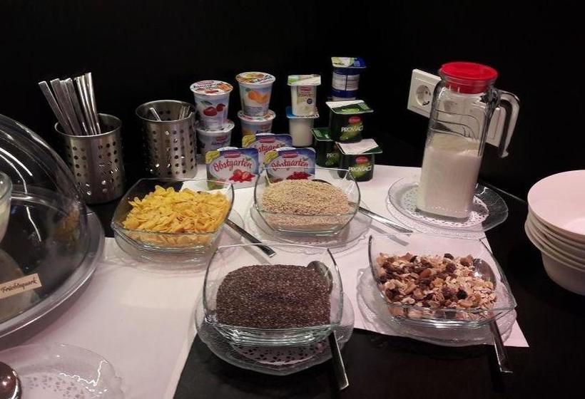 Hotel Weingut & Gästehaus Schmitzbergweiler 2