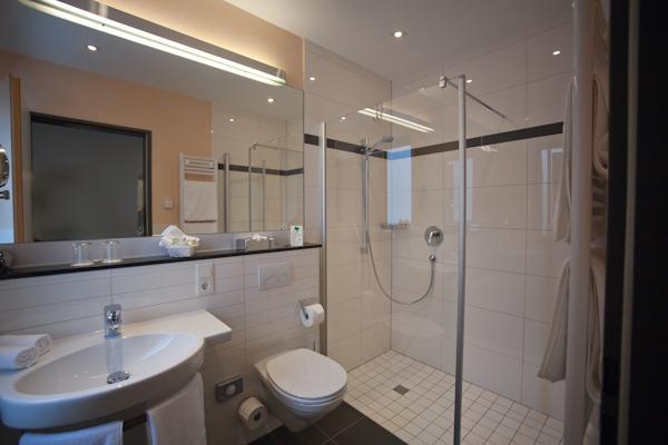 Hotel Weingut & Gästehaus Schmitzbergweiler 5