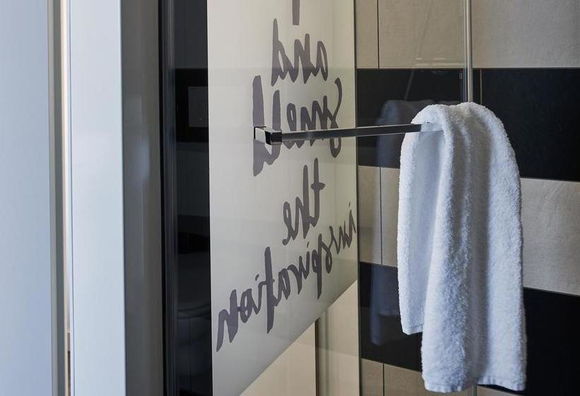 Hotel CharlyŽs House Bed & Breakfast 12