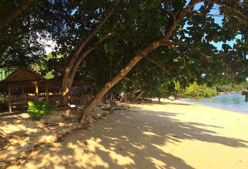 Kradan Island Resort 12