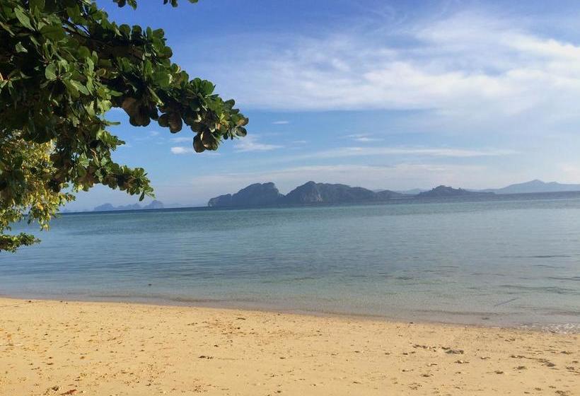 Kradan Island Resort 8