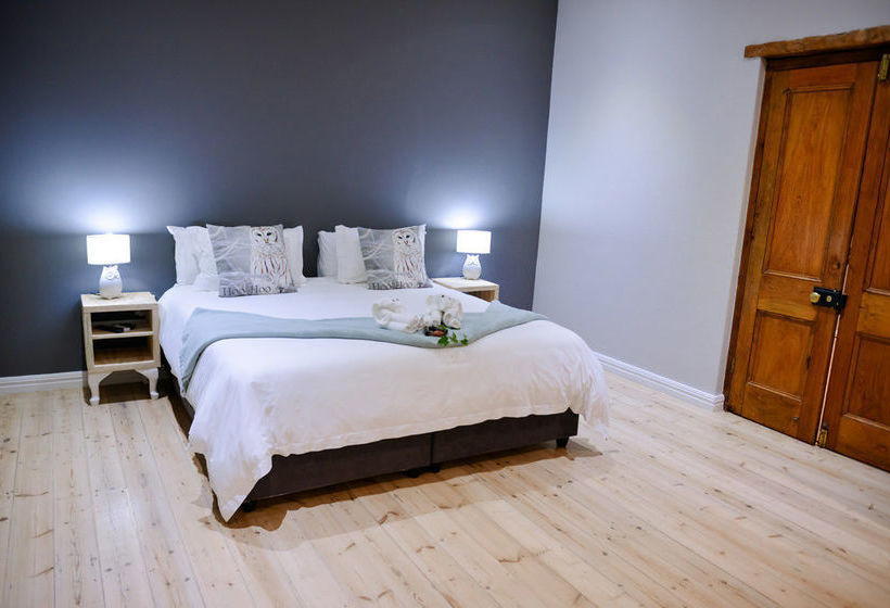 Pension Two Fat Owls Guesthouse 2