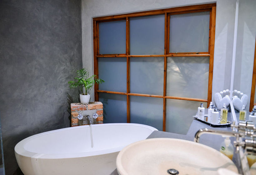 Pension Two Fat Owls Guesthouse 20