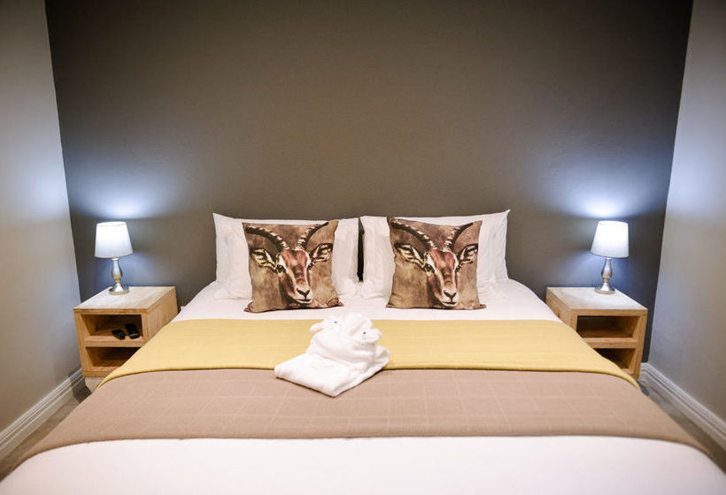 Pension Two Fat Owls Guesthouse 4