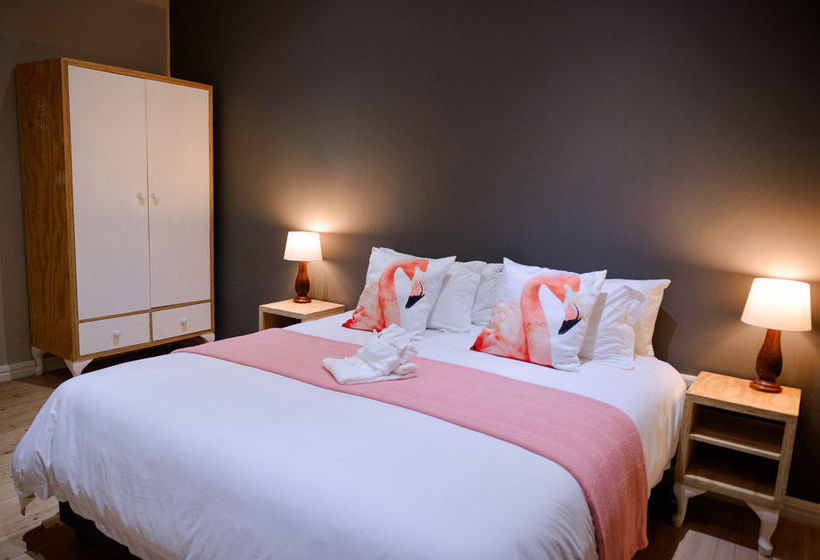 Pension Two Fat Owls Guesthouse 6