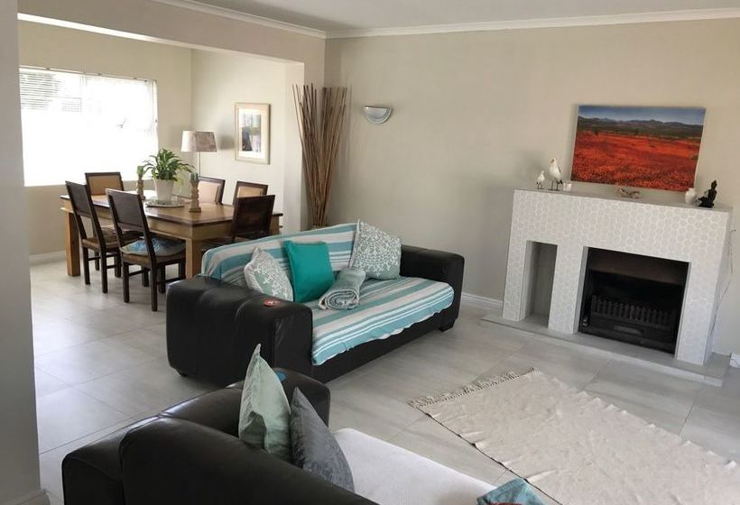 Pension Table View Lodge 18