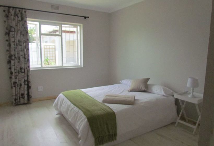 Pension Table View Lodge 8